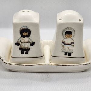 Alaska Eskimo Salt And Pepper Shaker And Holder Made In Japan Vintage VTG
